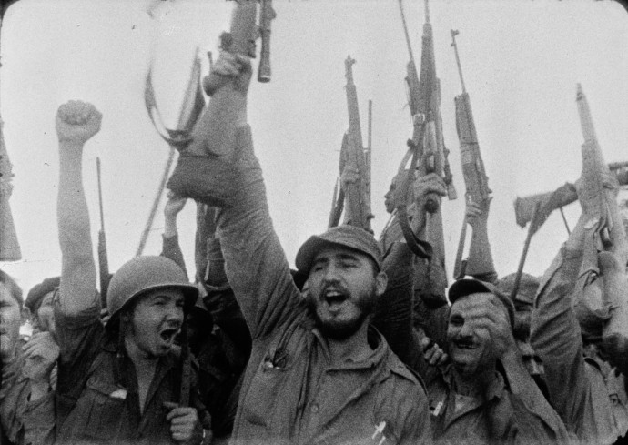 Fidel Castro kubai gerillavezér és társai a CBS News „A Sierra Maestra lázadói” című különkiadásában 1957-ben – Fotó: CBS Photo Archive/Getty