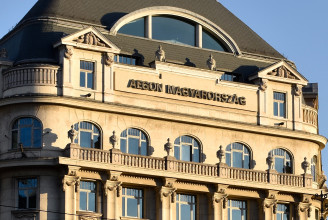 Megegyezett a magyar kormány és az osztrák VIG az Aegon felvásárlásáról