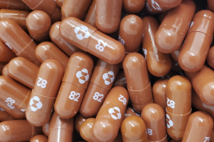 Amerikában engedélyezték a második, covid elleni antivirális tablettát