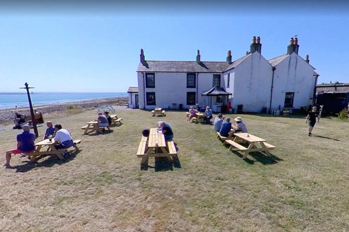 Szívesen lenne egyszerre egy kocsma tulajdonosa és egy brit sziget ura?