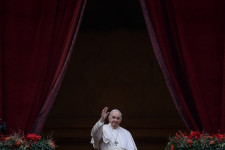 Ferenc pápa: A világ érzéketlenné válik a tragédiák iránt