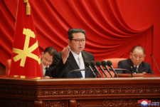 Vasszigorral kezelné a gazdasági válságot (is) Kim Dzsongun 2022-ben