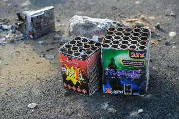 240 helyszínre riasztották a tűzoltókat szilveszterkor, tóba fagyott hattyút és vízóraaknába esett pónit is menteni kellett