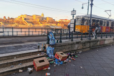 A szilveszter a fővárosi közteresek szemével: kétszáz köbméter szemét