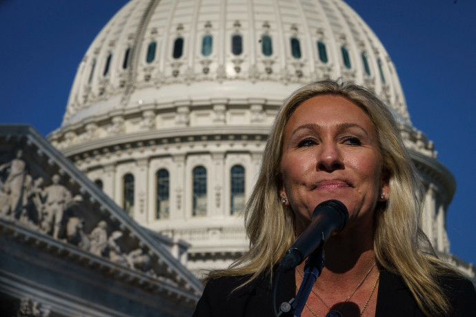 Letiltotta a republikánus képviselő fiókját a Twitter, mert összeesküvés-elméleteket terjesztett