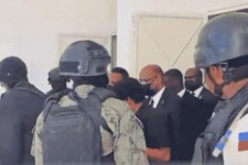 Fél éve saját házában ölték meg az elnököt, most a miniszterelnökre nyitottak tüzet Haitin a mise után
