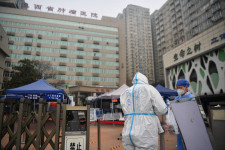 Egy kínai nőnek halva született a gyermeke, miután lejárt Covid-tesztje miatt két órát kellett várnia a kórház előtt