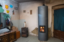 Energiaszegénység élesben: megnéztük a kályhaépítő önkéntesek munkáját
