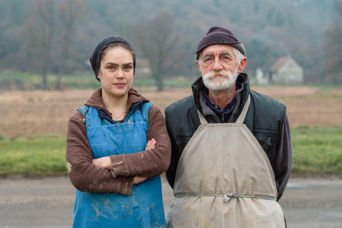 Feldmár Nóra és Uhrinyi László, a kályhaépítő önkéntesek. Nóra emellett energiaszegénység-szakértő. © Habitat for Humanity Magyarország / Csátich Renátó