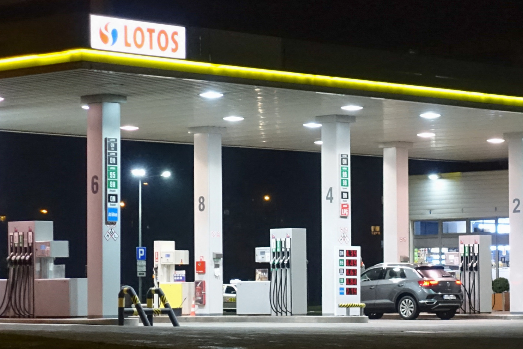 A Mol-csoport 417 töltőállomást vásárol Lengyelországban, de a hazai Lukoil-kutakat is megszerzi