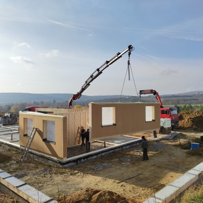 Néha az ablaküveg, máskor a daru hiányzott, szinte tervezhetetlenné váltak az építkezések