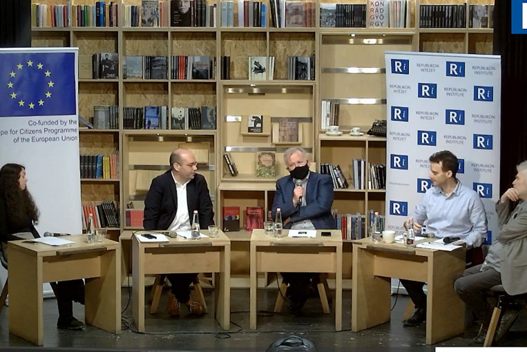 Beleszoktak az elemzők az illiberális demokráciába