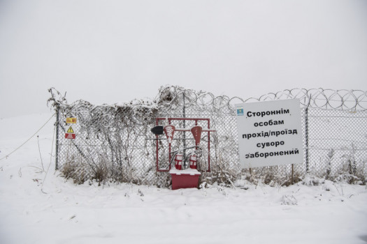 Gas arising from the fenced-in recultivation area is used to generate electricity, whereas the collected wastewater is treated – Photos by János Bődey / Telex