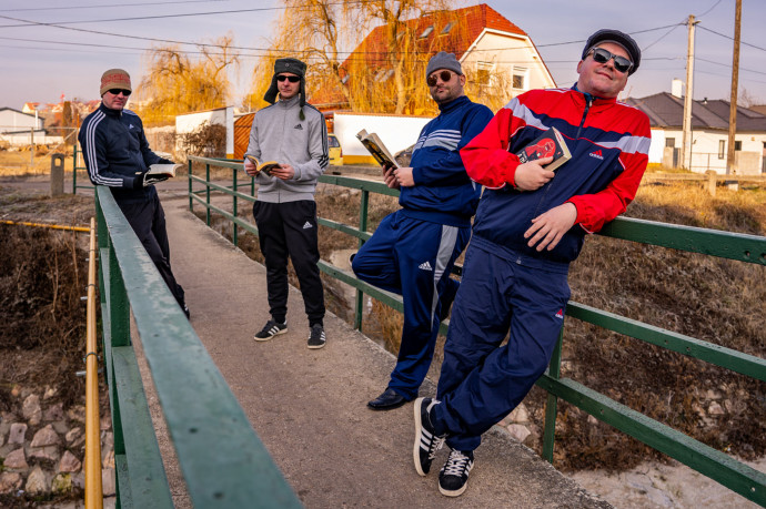 A gyöngyösi könyvtárosok egy Bëlga-paródiával és egy kifogástalan klippel népszerűsítik az orosz irodalmat