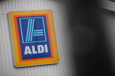 Az Aldi megnyitotta az első olyan üzletét, ahol már nem kell a fizetéssel kínlódni, mert pénztár sincs