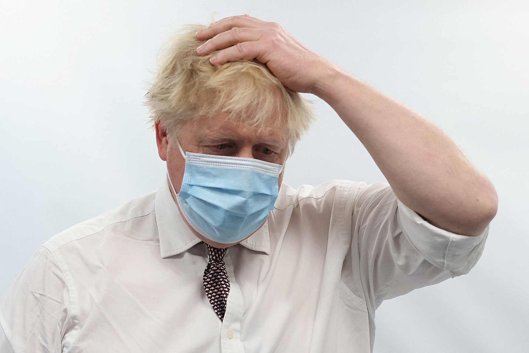 Boris Johnson: Senki nem szólt, hogy a kerti buli szembement volna a szigorú járványvédelmi lezárás szabályaival