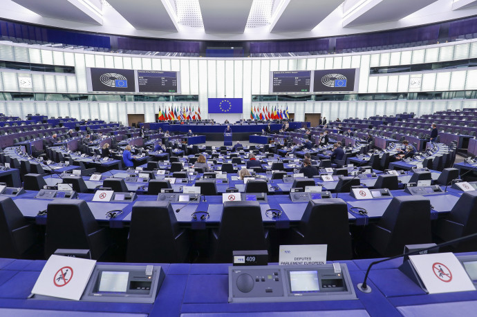 Az Európai Parlament strasbourgi ülésterme 2021. november 24-én – Fotó: Julien Warnand / Pool / AFP