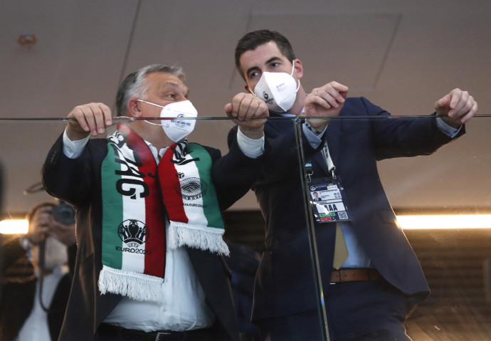 Orbán Viktor és Kocsis Máté a Hollandia elleni mérkőzésen – Fotó: Szabó Bernadett / Reuters