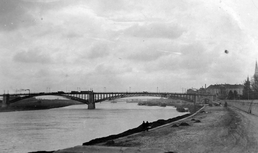 A rakpart látképe dél felé 1936-ban – Fotó: Fortepan