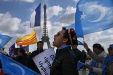 Kiborult a kínai szóvivő, mert a francia nemzetgyűlés népirtásnak nevezte az ujgurok elleni bánásmódot