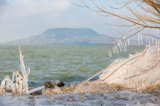 Komoly mínuszokkal indul a jövő hét, befagyhat a Balaton