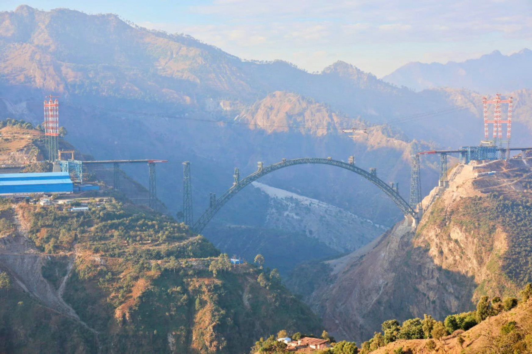 A világ legmagasabb vasúti hídja alá simán beférne az Eiffel-torony