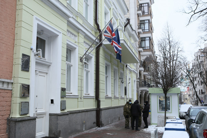 A brit követség Kijevben – Fotó: Anadolu Agency / Getty Images