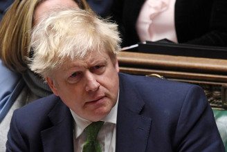 Boris Johnson születésnapi partit is tartott a járványügyi korlátozások ellenére