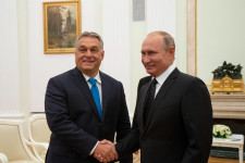 Miközben az orosz–ukrán válság fokozódik, Orbán továbbra is Moszkvába készül