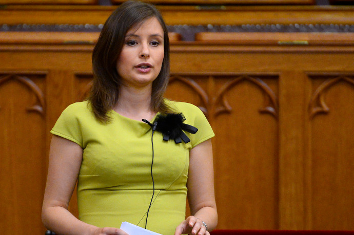 Kitiltották Dúró Dórát a kormány hivatalos Facebook-oldaláról