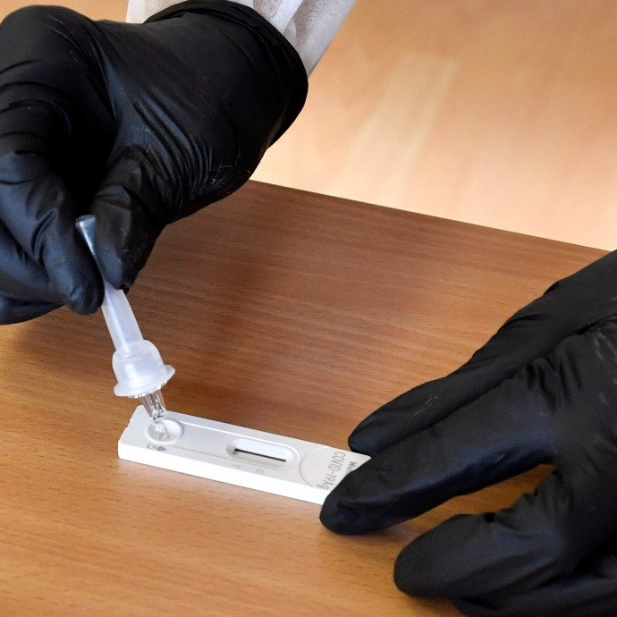 Tényleg szinte mindenki covidos az országban, akit tesztelnek?