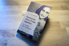 Hiába ígérték, nem kapjuk tálcán Anne Frank lebuktatóját