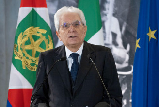 Kudarcba fulladt az olasz államfőválasztás, a pártok maradásra kérik a 80 éves Mattarellát