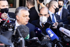 Nyilatkozatban mondták ki Európa jobboldali politikusai, köztük Orbán Viktor, hogy az oroszok fenyegetik a keleti határokat