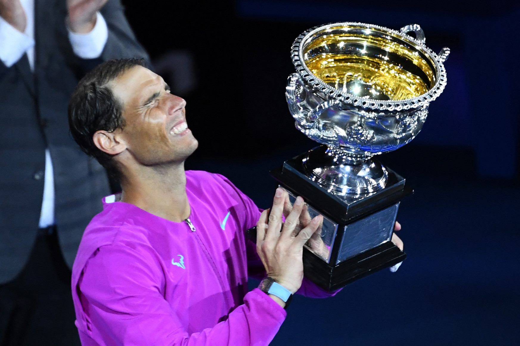 Nadal kétszettes hátrányból fordítva, drámai meccsen írt történelmet 21. Grand Slam-győzelmével