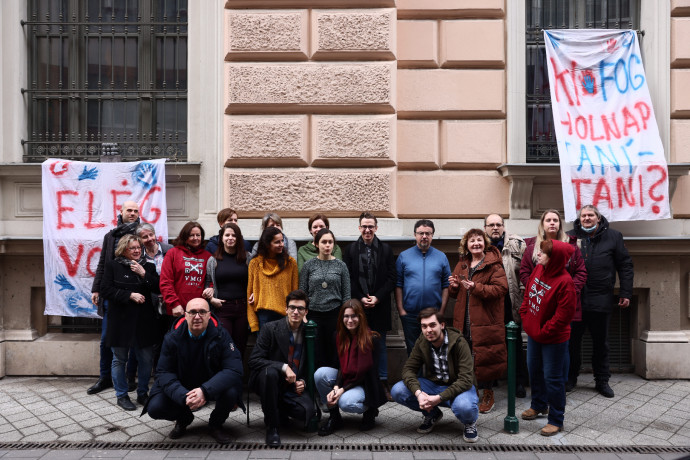 Szakszervezetek: Több mint 20 ezer pedagógus sztrájkolt hétfőn