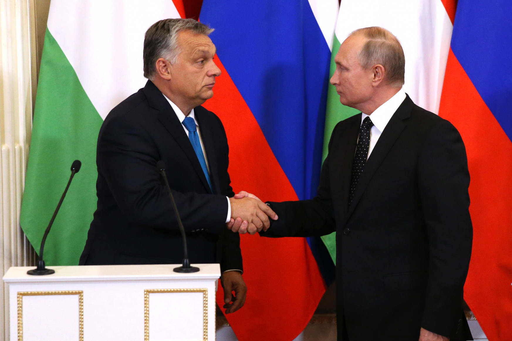 Egy NATO-tagállam vezére a moszkvai bázison: Moszkvában tárgyal kedden Orbán és Putyin