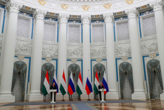 Több gázról, több repülőjáratról, egy új vegyesvállalatról és az ukrán-orosz konfliktusról is tárgyalt egymással Orbán és Putyin