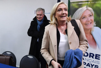 Marine Le Pen magyar banktól kaphatott több milliárd forintnyi hitelt az elnökválasztási kampányához