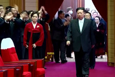Kim Dzsongun felesége öt hónap után újra megjelent a nyilvánosság előtt