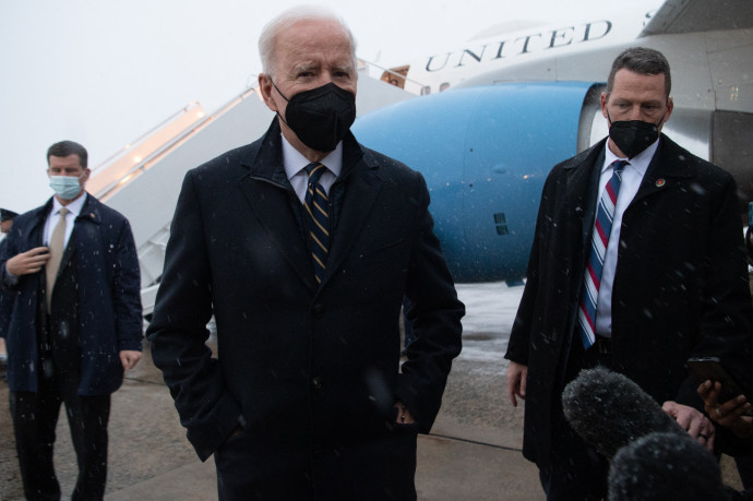 Biden hivatalosan jóváhagyta, hogy az Egyesült Államok katonákat küldjön Európába az orosz-ukrán válság miatt