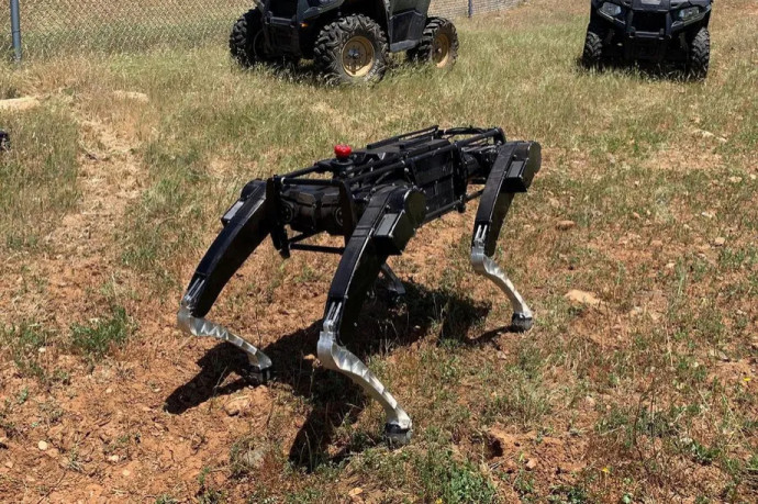 Robotkutyákkal kísérletezik az Egyesült Államok a déli határnál