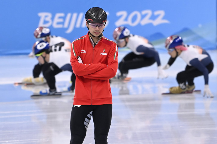 Liu Shaoang a magyar rövidpályás gyorskorcsolya-válogatott edzésén a pekingi téli olimpián, a megnyitóünnepség előtti napon a Fővárosi Fedett Stadionban 2022. február 3-án – Fotó: Kovács Tamás / MTI