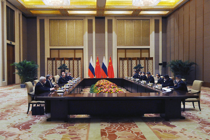 Putyin és Hszi Csin-ping megfogadták, hogy közösen lépnek fel a rendszerváltó mozgalmak ellen