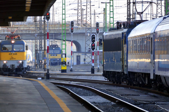 Felére csökkenhet a vasúti közlekedés a nagyvárosok között, ha sztrájkolnak a mozdonyvezetők