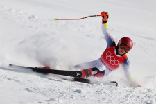 Drámával indult az alpesi sí, másodpercek alatt kiesett az olimpia címvédő Mikaela Shiffrin