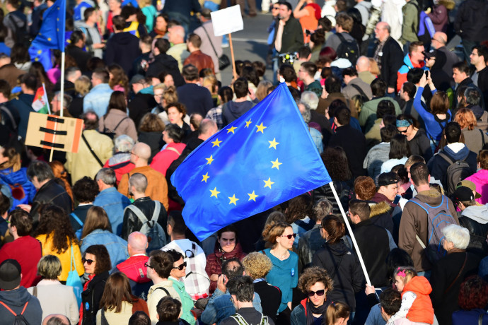 A magyarok többsége úgy érzi, sem itthon, sem uniós szinten nem számít a véleménye