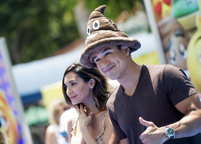 Megy tovább az őrület, most emojikért fizetnek tízmilliókat