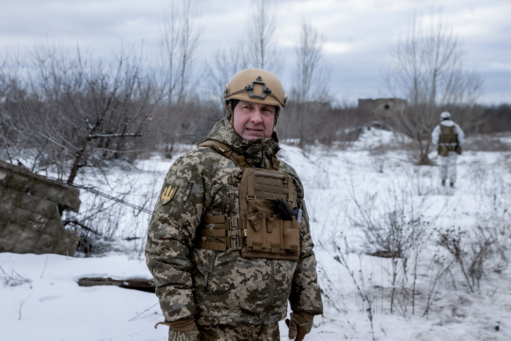 Olekszandr Pavljuk, az Egyesített Erők parancsnoka az avgyijivkai hadállásnál – Fotó: Huszti István / Telex