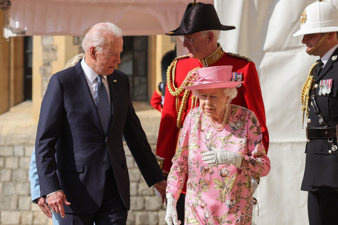 Joe Biden anyja inkább a földön aludt, mintsem ugyanabban az ágyban, amiben korábban az angol királynő is